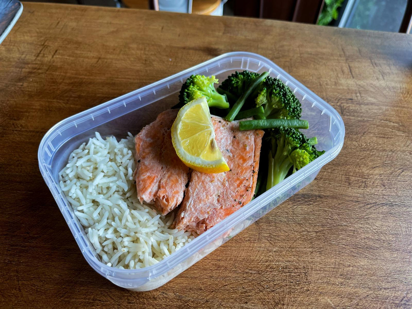 Salmon fillet, Rice & Greens
