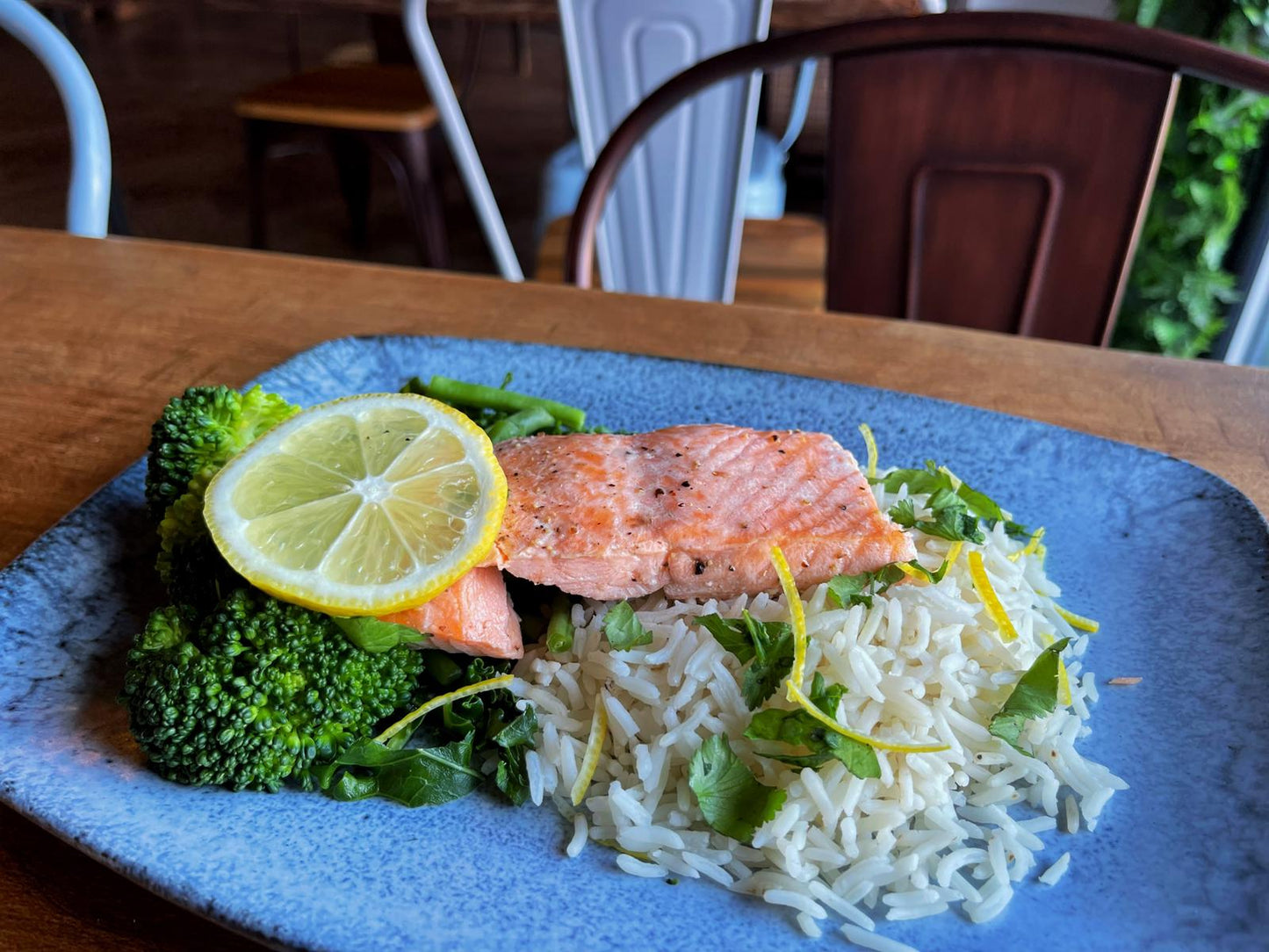 Salmon fillet, Rice & Greens